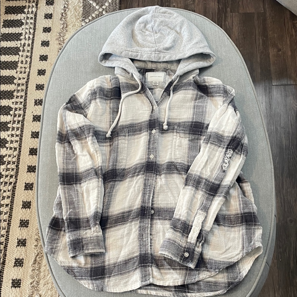 American Eagle Outfitters Black and Cream Plaid Hoodie Shirt